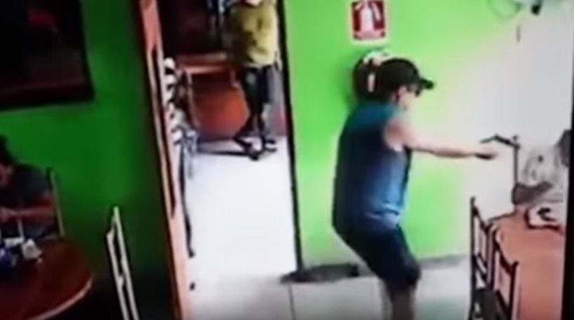 Βίντεο-σοκ: Εν ψυχρώ δολοφονία άνδρα σε καφετέρια στη Βενεζουέλα